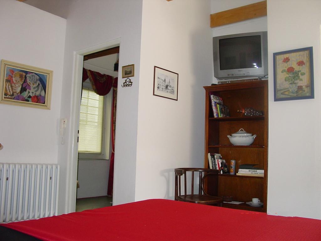 Excellent Location Apartment Bratislava Room photo